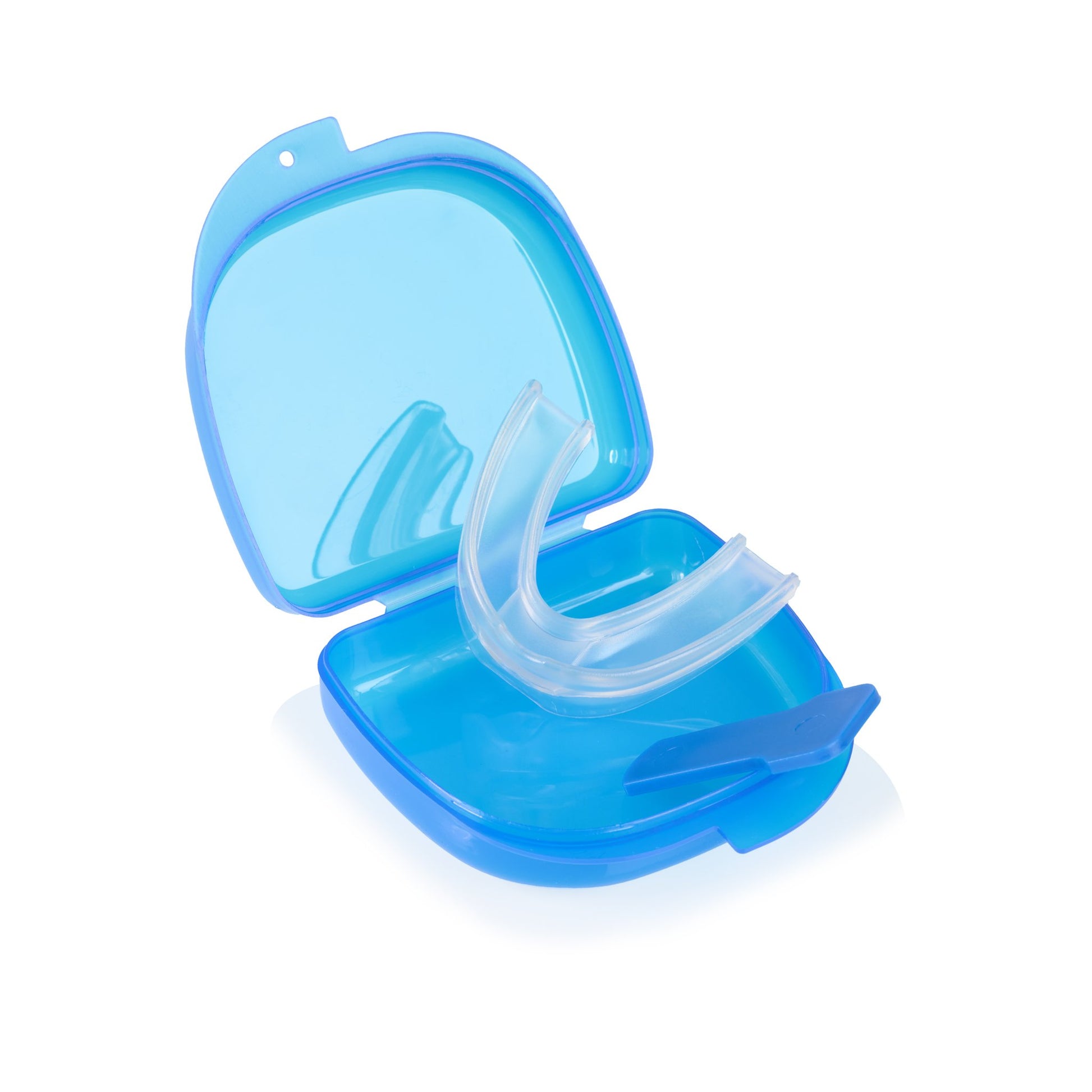 Open blauw opbergdoosje met een transparante anti-snurkbeugel en bijbehorend hulpmiddel, klaar voor gebruik.