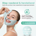 Comformidable Collagen Calm Balance Mask tijdens gebruik, collageen sheet masker dat de huid diep hydrateert en verzorgt gedurende 3 tot 4 uur